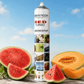 Bild in der Galerieansicht laden, Professioneller TURBO RED Lufterfrischer 750 ml mit Wassermelonen-Melonen-Duft auf einem Holztisch auf einer sommerlichen Terrasse (RED WASSERMELONE-MELONE)