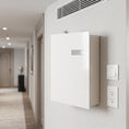 Cargar la imagen en la vista de la galería, Nebulizador profesional Bluetooth 1L blanco en pared de hotel junto a conductos de climatización
