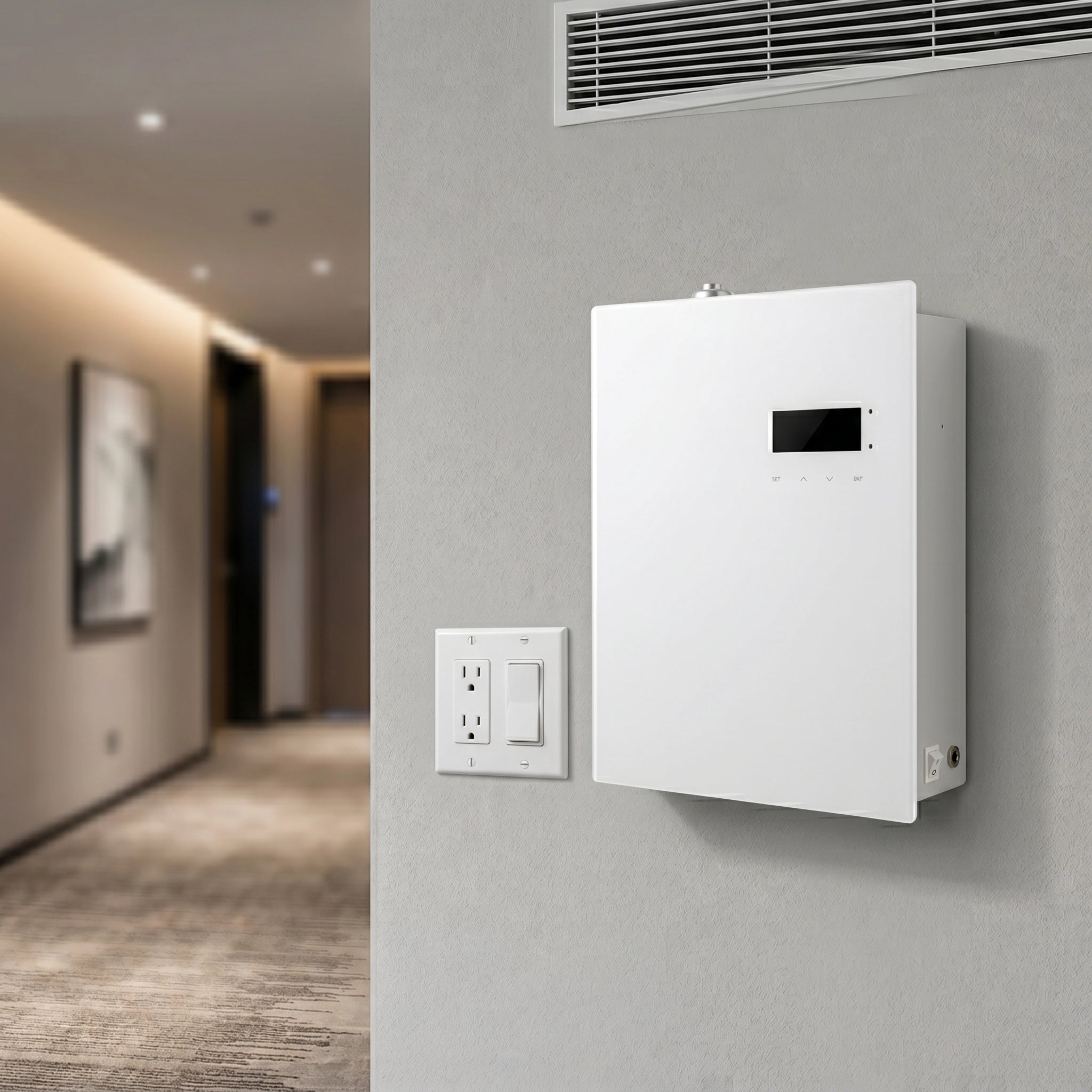 Nebulizador profesional Bluetooth 500ml blanco en pared de hotel junto a conductos de climatización